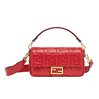 [스페셜오더]FENDI-8BR600 펜디 블랙 FF 페이던트 미디엄 바게트 백