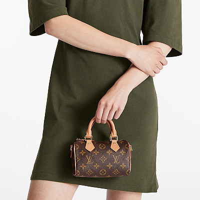 [스페셜오더]LOUIS VUITTON-M44628 루이비통 모노그램 쉐도우 가죽 초크 나노백