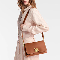 LOUIS VUITTON-M25359 루이비통 쿼르츠 소프트 트위스트 핸드백 27cm