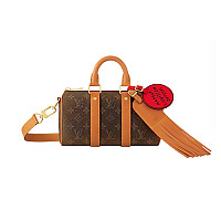 LOUIS VUITTON-M11595 루이비통 블랙 브러시드 모노그램 키폴 반둘리에 25