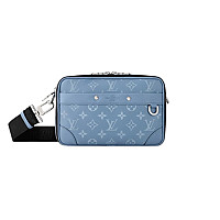 LV-M31014 루이비통 그린 타이가라마 알파 메신저 24cm