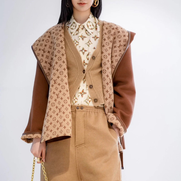 LOUIS VUITTON-1A99KB 루이비통 벨티드 쇼트 랩 피코트 브라운