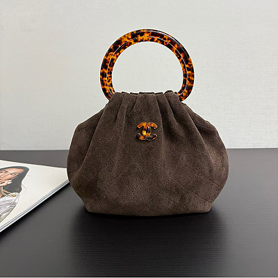 [스페셜오더]CHANEL-AP4981 샤넬 26S/S 봄신상 미니 파우치 브라운