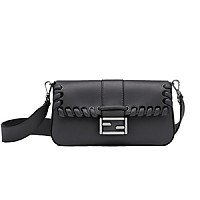 [스페셜오더]FENDI-8BR600 펜디 블랙 FF 페이던트 미디엄 바게트 백