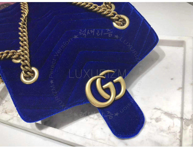 gucci-1106-008.jpg