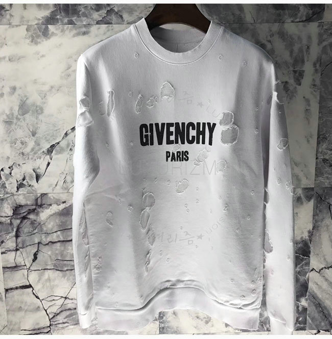 givenchy2-1205-7.jpg