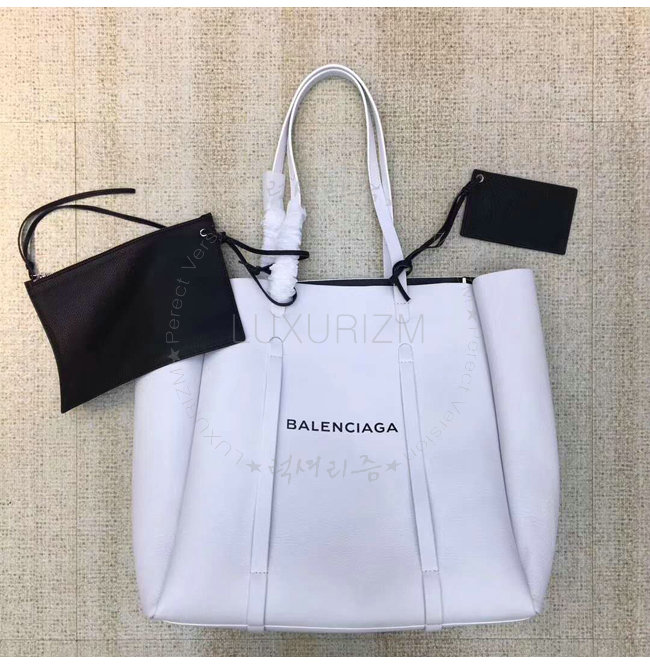 balenciaga3-1206-002.jpg