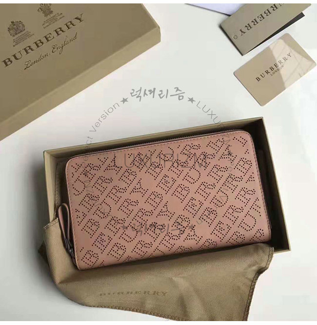 burberry3-1027-001.jpg