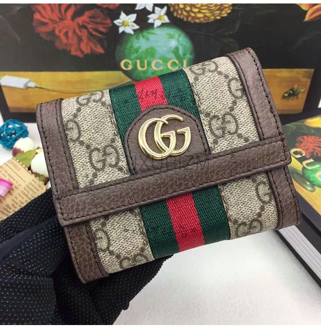 gucci-1108-002.jpg