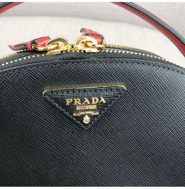 prada-1229-007.jpg