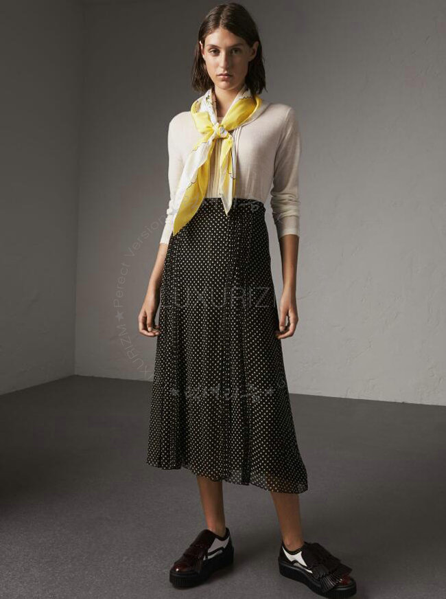 burberry1-0404-001.jpg