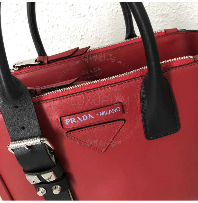 prada3-0410-006.jpg