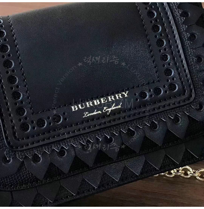 burberry-0416-008.jpg