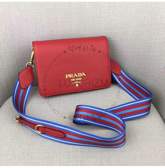 prada-0530-002.jpg