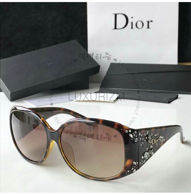 dior1-0620-004.jpg