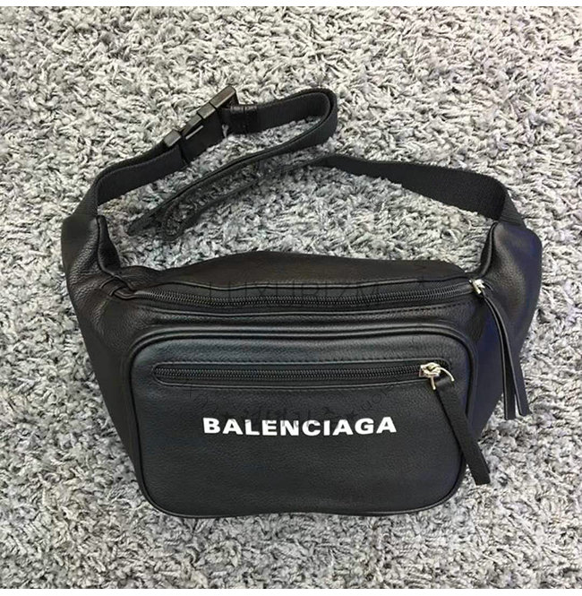 balenciaga1-0623-002.jpg