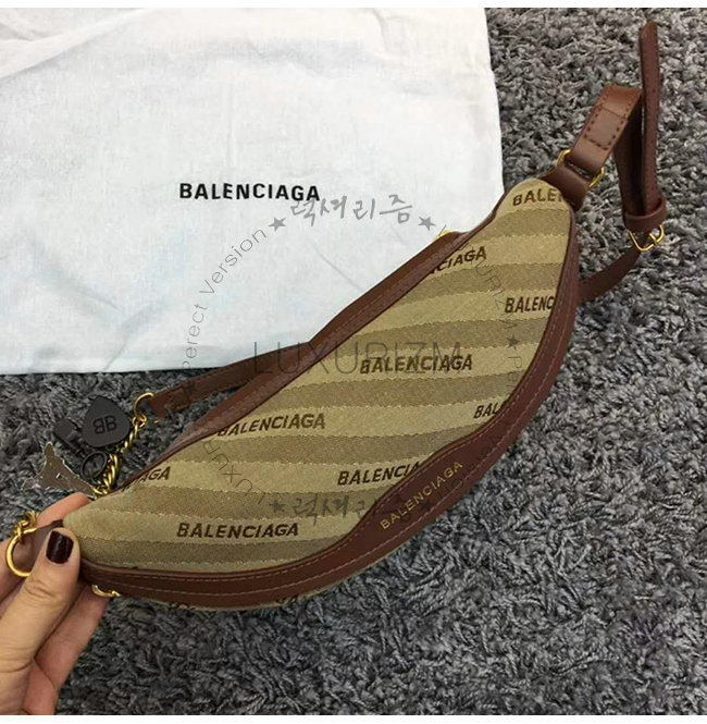 balenciaga1-0629-005.jpg