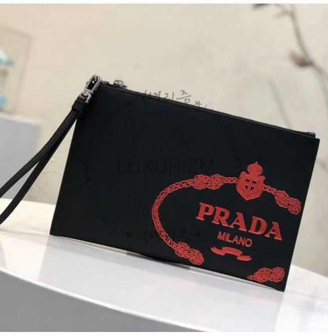 prada-0720-002.jpg