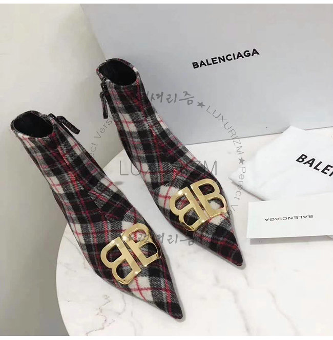 balenciaga1-0808-003.jpg