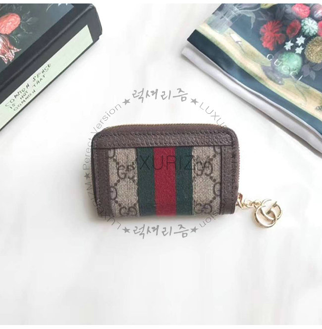 gucci-0810-002.jpg