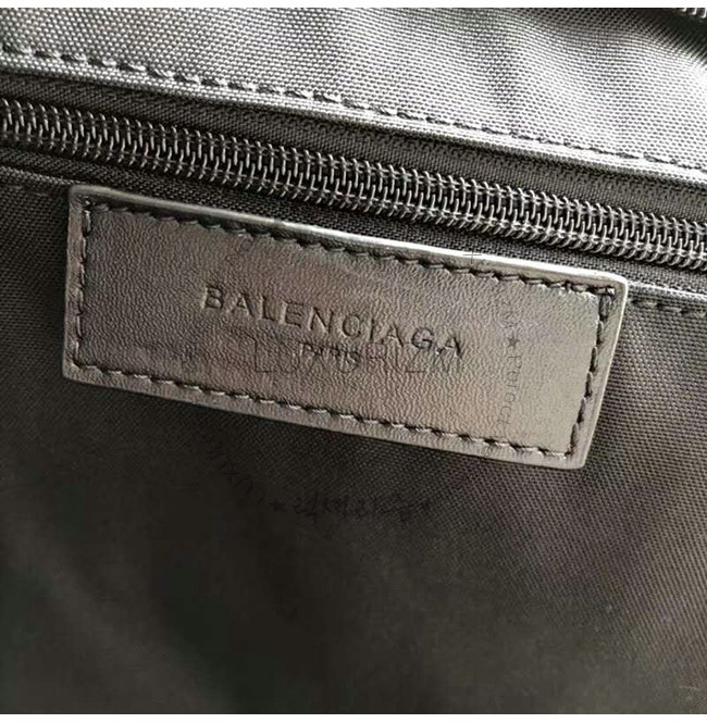 balenciaga1-0823-009.jpg